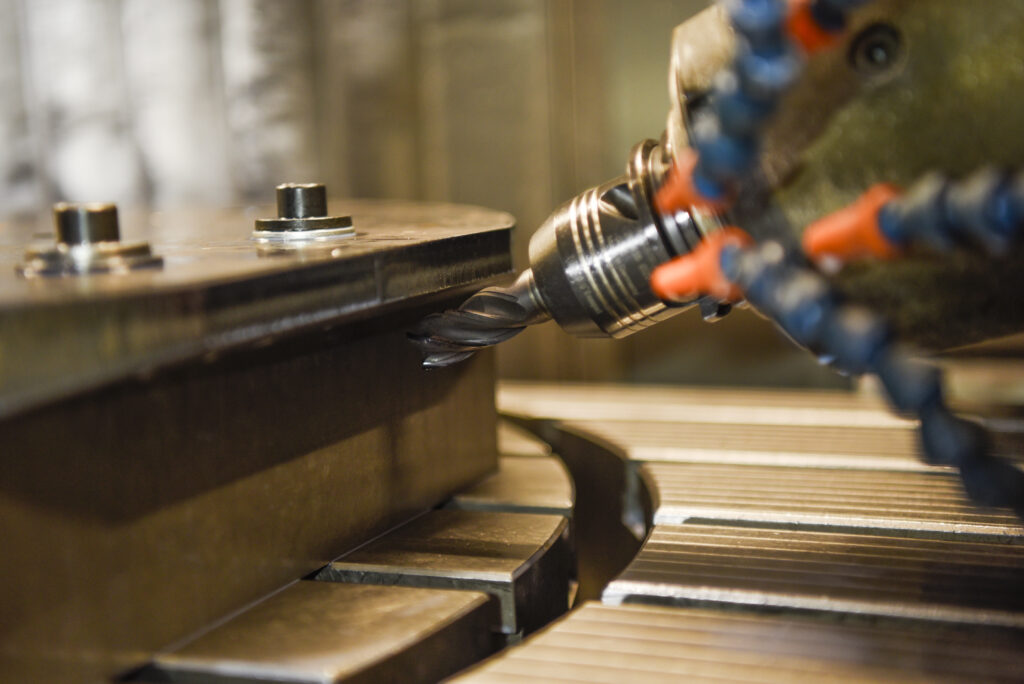 Präzises Fräsen mit unserem modernsten Bohrer